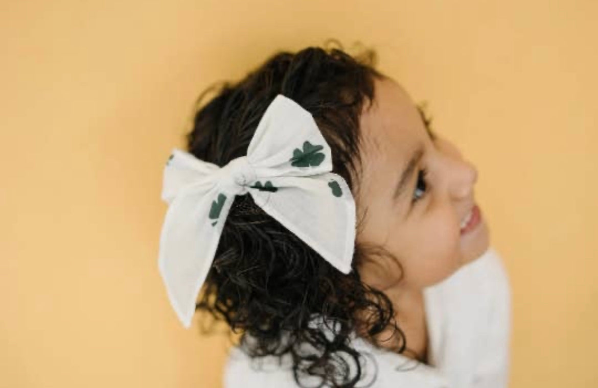 Four Leaf Clover Bow
